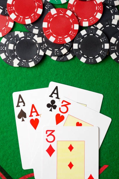 Sic Bo dice cage and result display